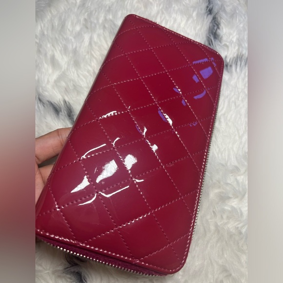 🛑 S O L D 🛑 Chanel Zippy Wallet in Patent Leather - Picture 2 of 9